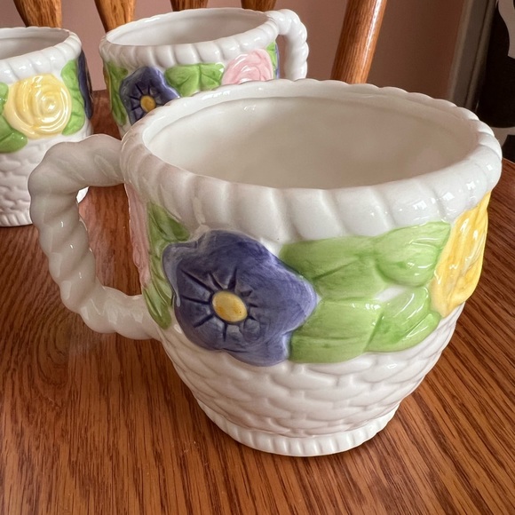 NWOT - 4 HALLMARK CARDS INC COFFEE CUPS / TEA CUPS. NO CRACKS. NO CHIPS. - Picture 2 of 5